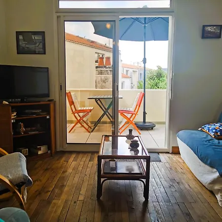 Desiree Arago 400m De La アパート レ・サ​​ーブル・ドロンヌ