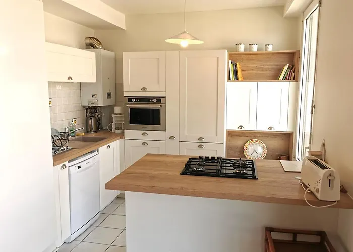 Desiree Arago 400m De La アパート レ・サ​​ーブル・ドロンヌ