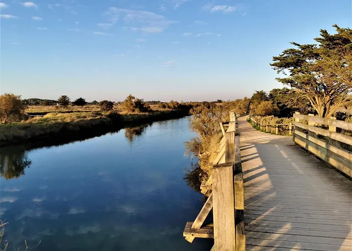 Desiree Arago 400m De La Apartamento