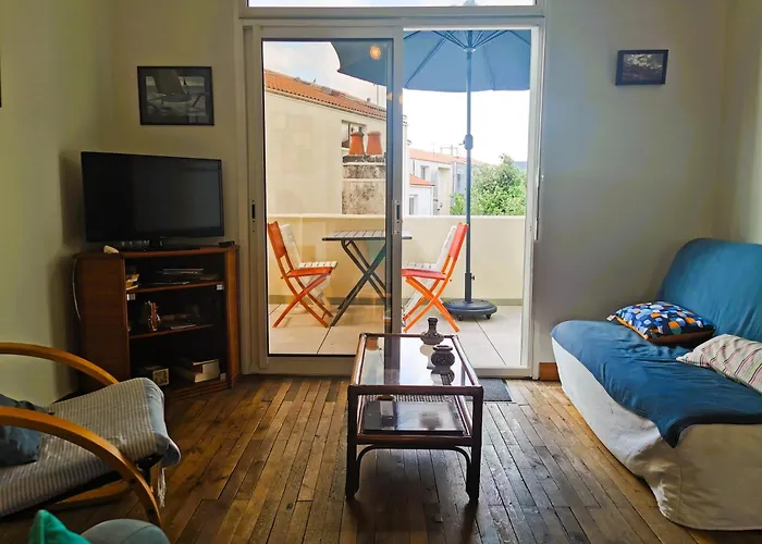 Desiree Arago 400m De La 公寓 莱萨布勒-多洛讷